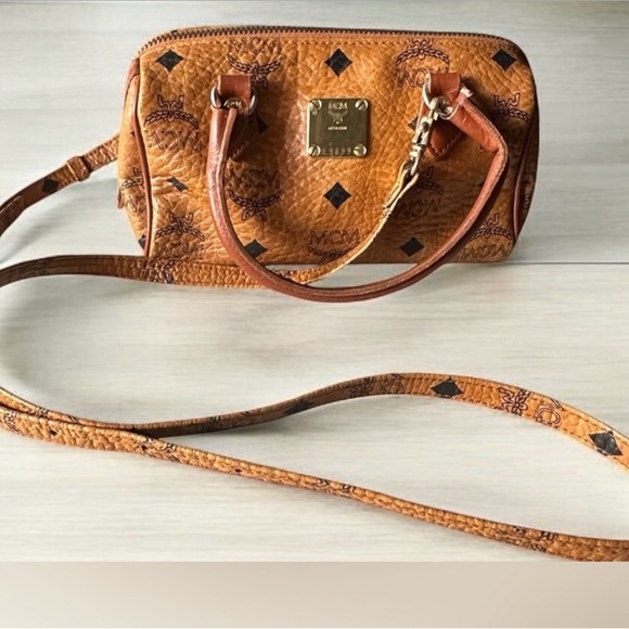 MCM MINI😻 - Picture 1 of 4